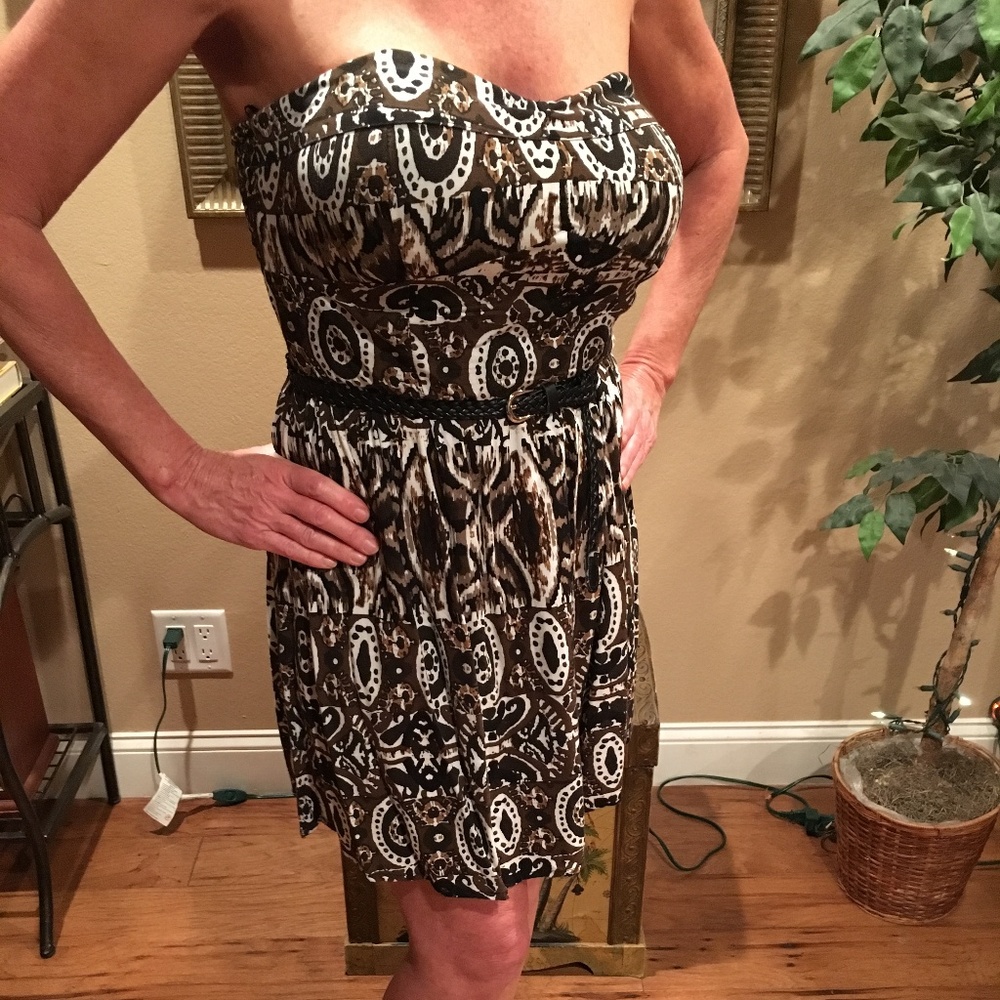 Junior’s strapless dress